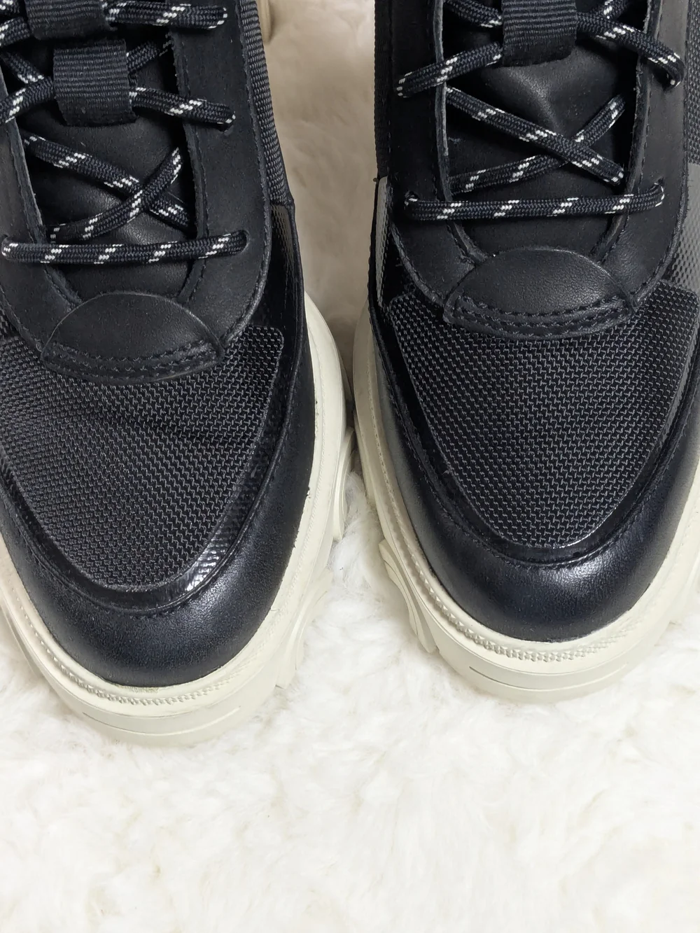 Sorel Kinetic Sneaker Boots Black Platform Lace Up Women’s 7.5